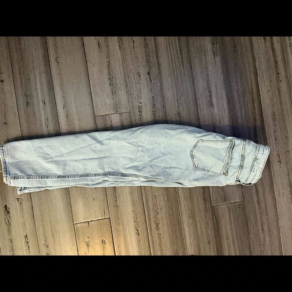 Universal Threads Jeans - Picture 3 of 6